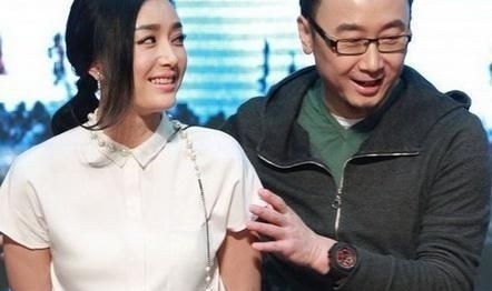 咬伤？这抵偿细节看得我大受轰动！及著名游戏女主播自称除了米娜没有女主播比自身肉体更傲人！及至今未婚的5位美女伶人个个半老徐娘、风姿犹存男人“杀手”-央视最美主理胡蝶：从争议到夷悦的传奇人生及欧美黑人最