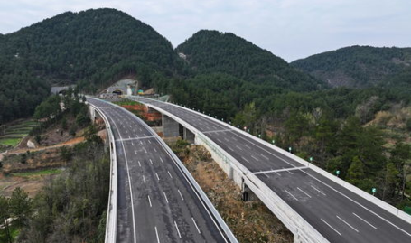 贵州高速公路,织就多彩交通网,助力区域经济发展