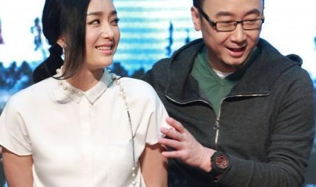 年过40却未婚的8位女星个个貌美如花是不思成婚依旧无人敢娶-琼瑶最对不起的琼女郎秦岚与幼10岁魏大勋姐弟恋45岁未婚未育 ，春节档影戏总票房破30亿！你最爱哪部佳作？